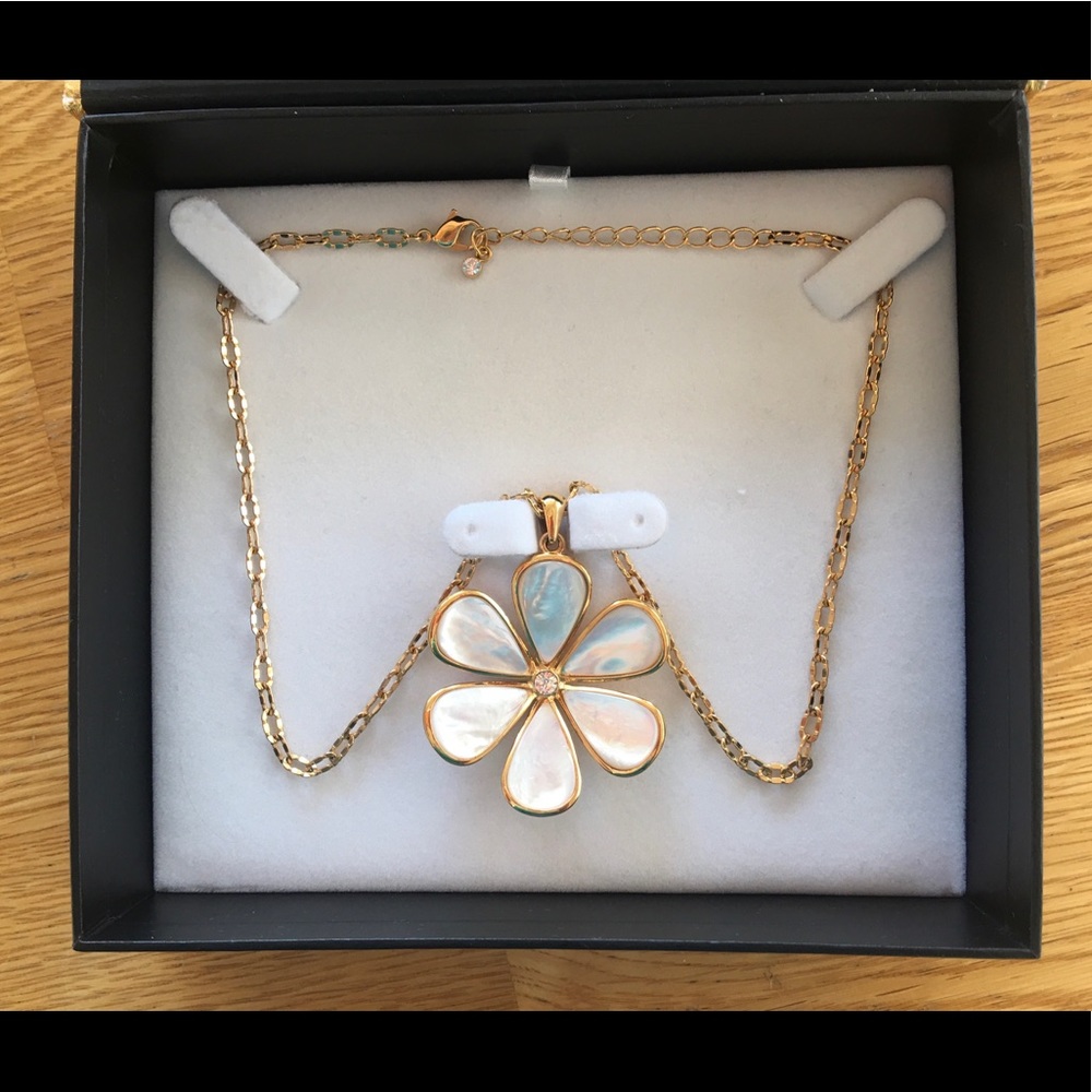 Fifth Avenue Flower Necklace